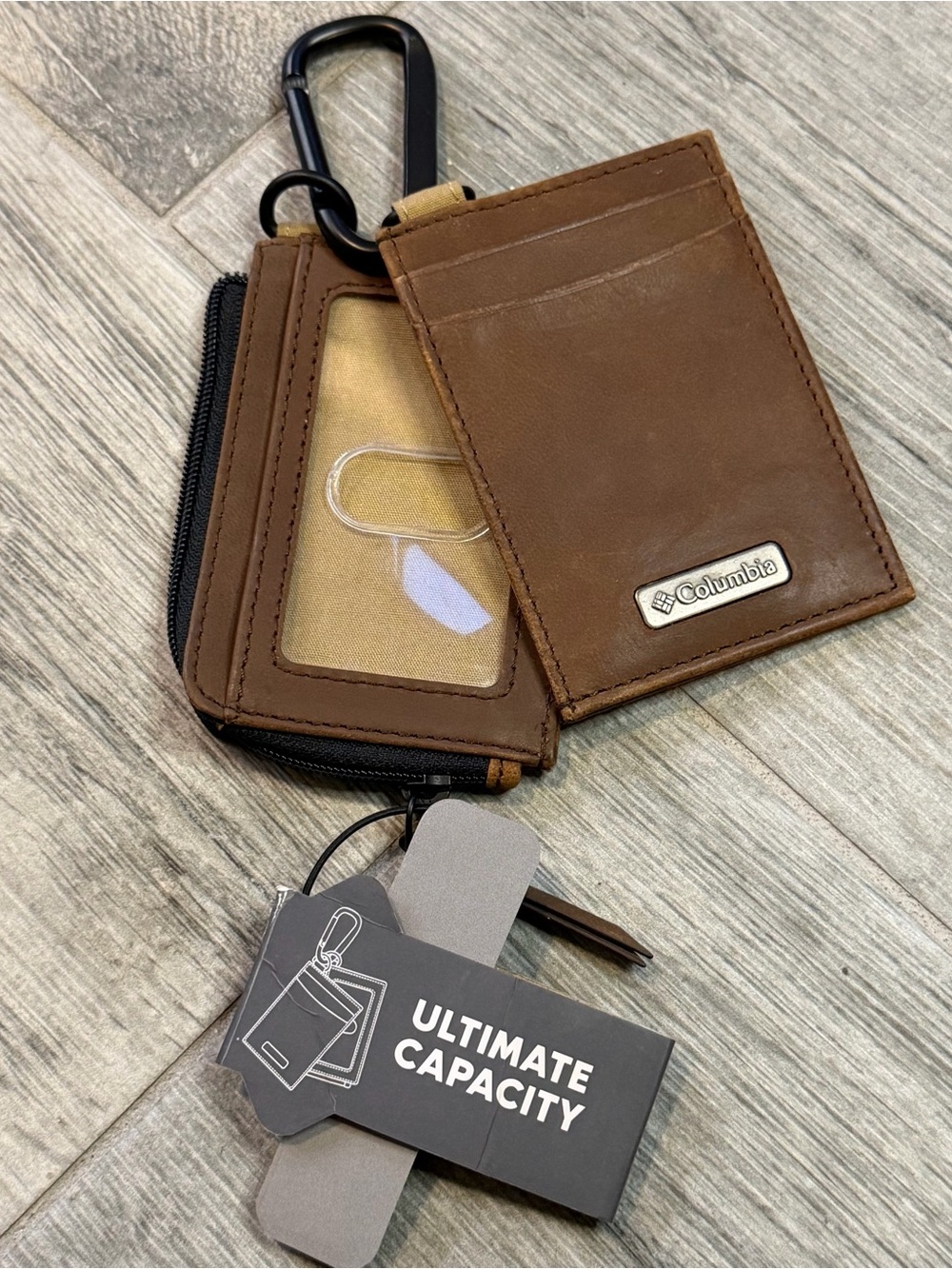 Columbia Wallet Mens Brown Leather Zip ID Coin Card Case Carabiner Clip Compact